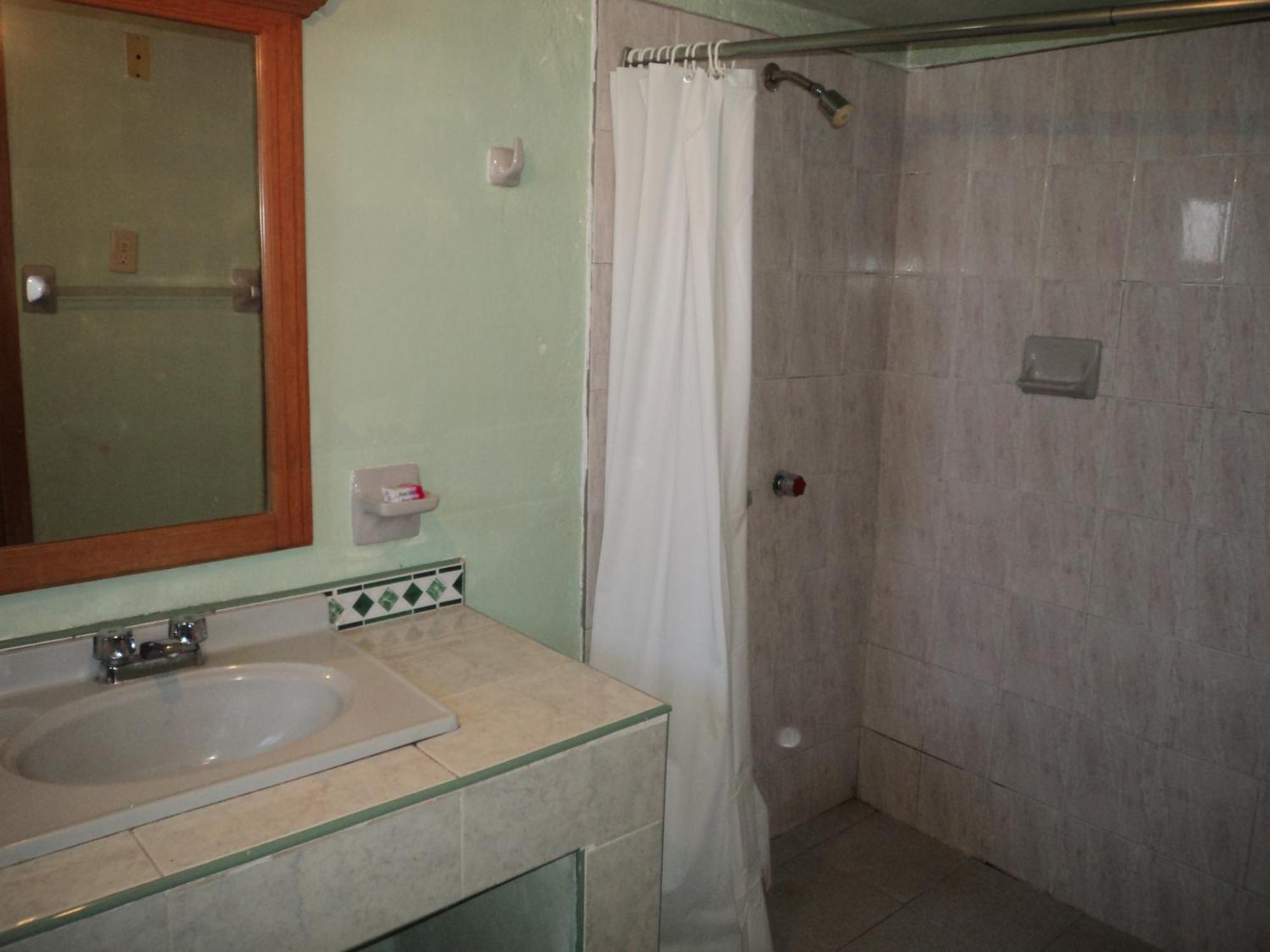 Cabanas Montebello Inn Креел Стая снимка